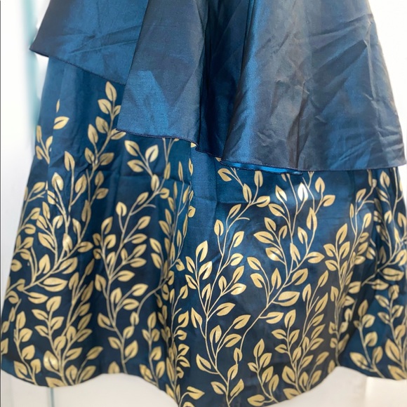 Traditional Eid Gown for kids- - Picture 7 of 8